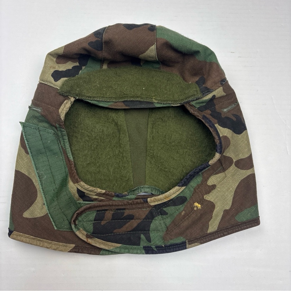 Vintage Military Cold Weather Size 7.5 Cap Hood Camo Insulating Helmet Liner